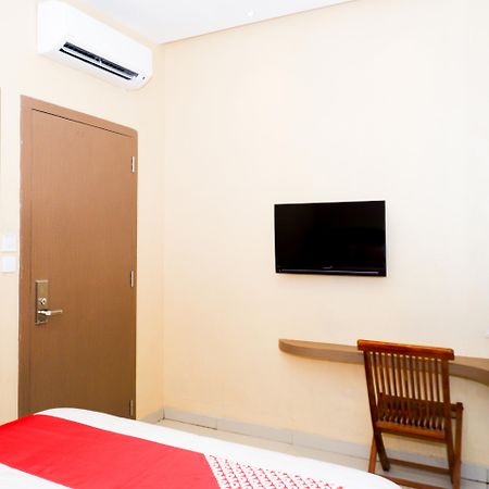 Oyo 379 Grand Mundu Hotel Semarang Kültér fotó