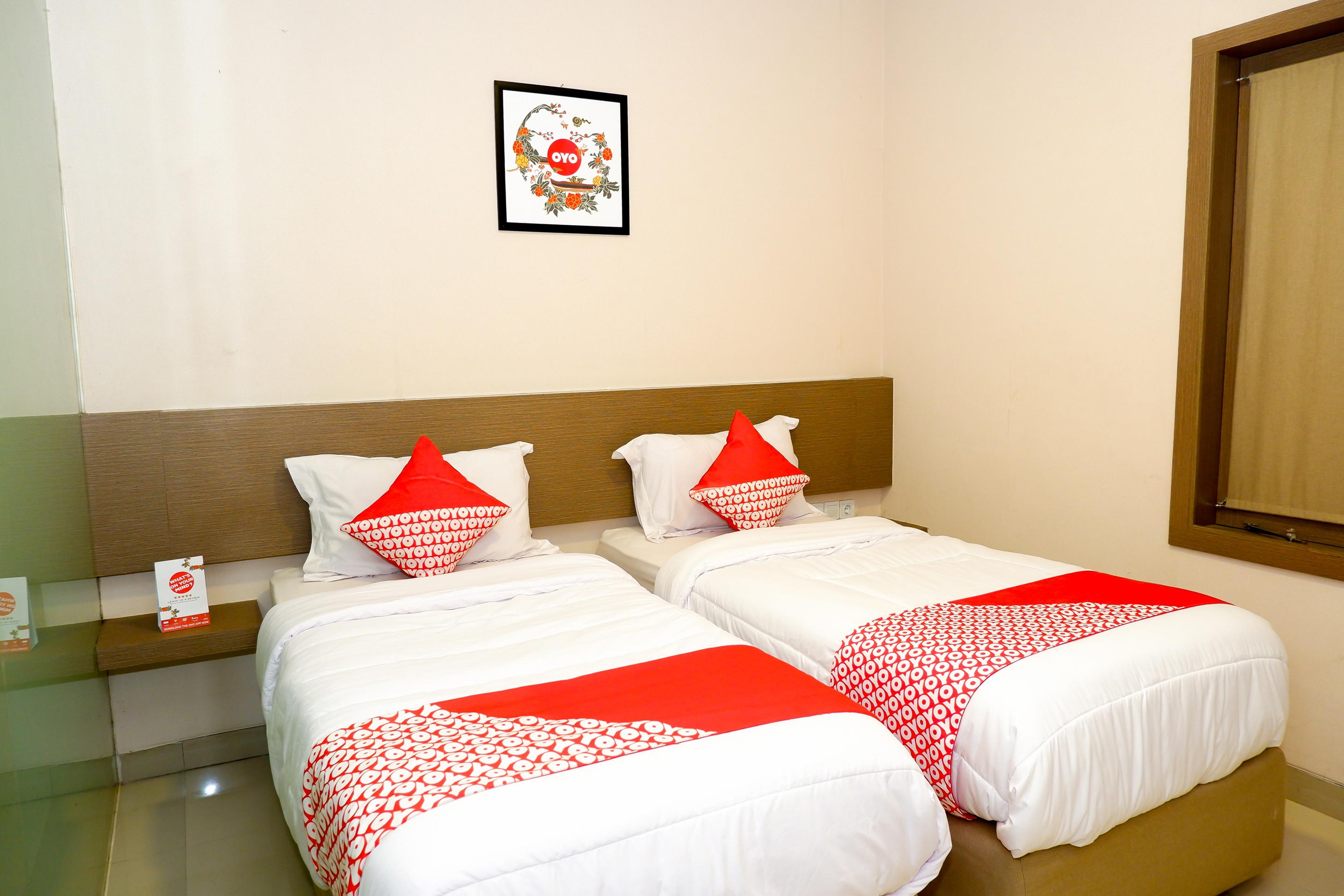 Oyo 379 Grand Mundu Hotel Semarang Kültér fotó