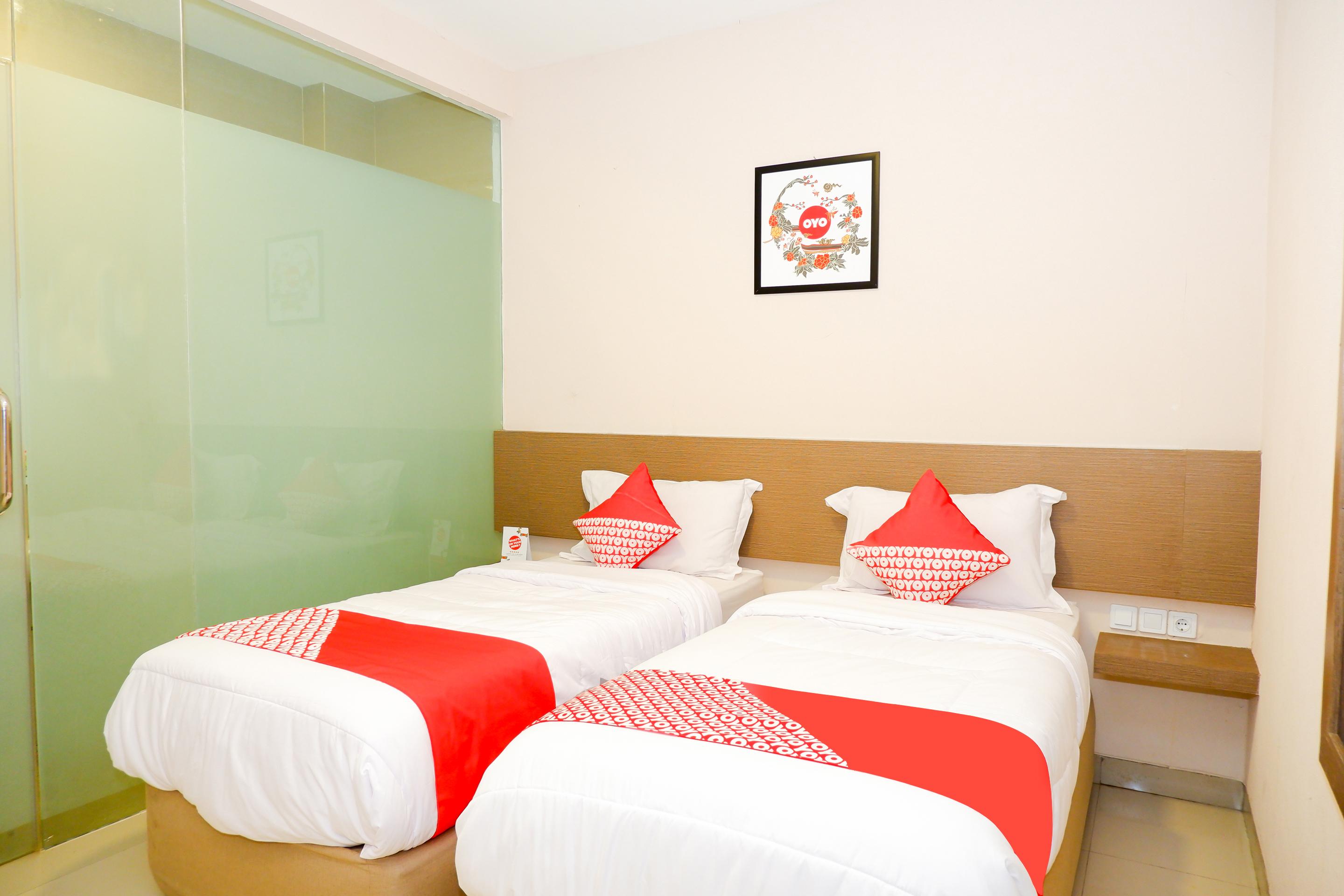Oyo 379 Grand Mundu Hotel Semarang Kültér fotó