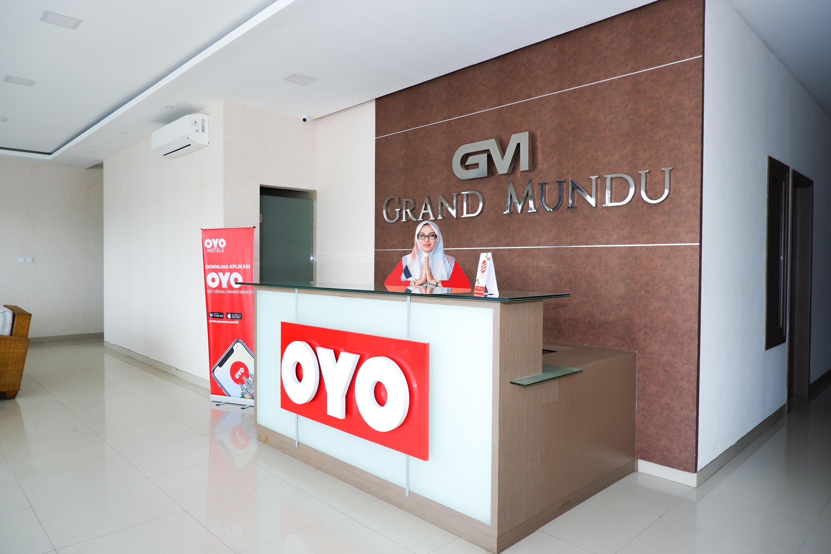Oyo 379 Grand Mundu Hotel Semarang Kültér fotó