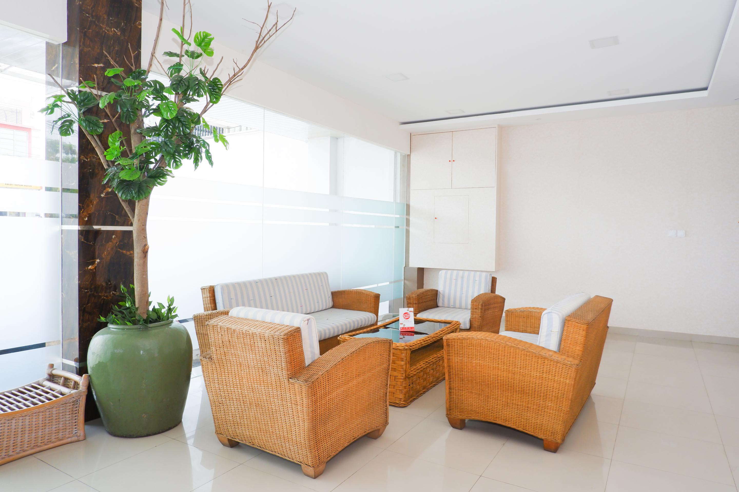 Oyo 379 Grand Mundu Hotel Semarang Kültér fotó