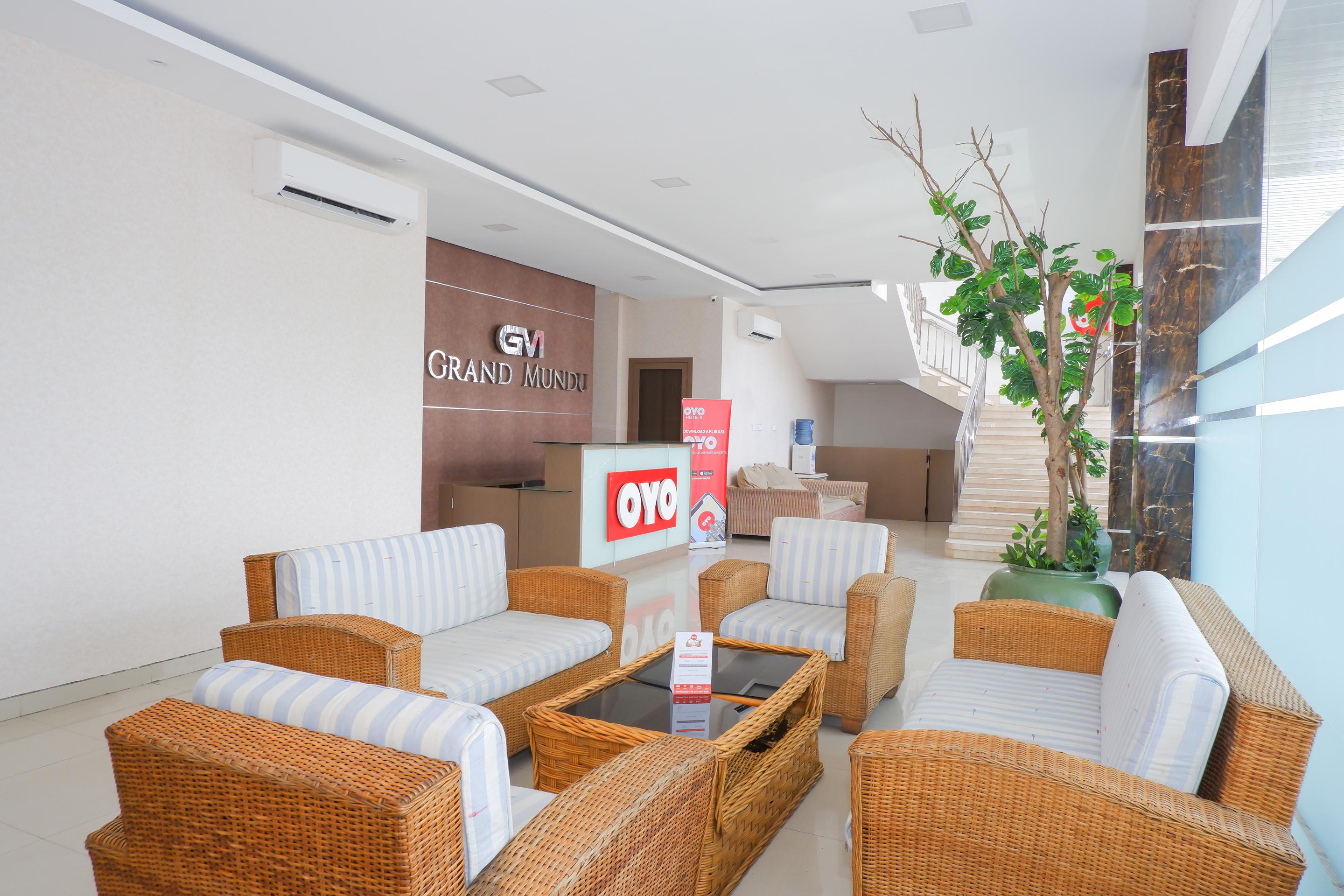 Oyo 379 Grand Mundu Hotel Semarang Kültér fotó