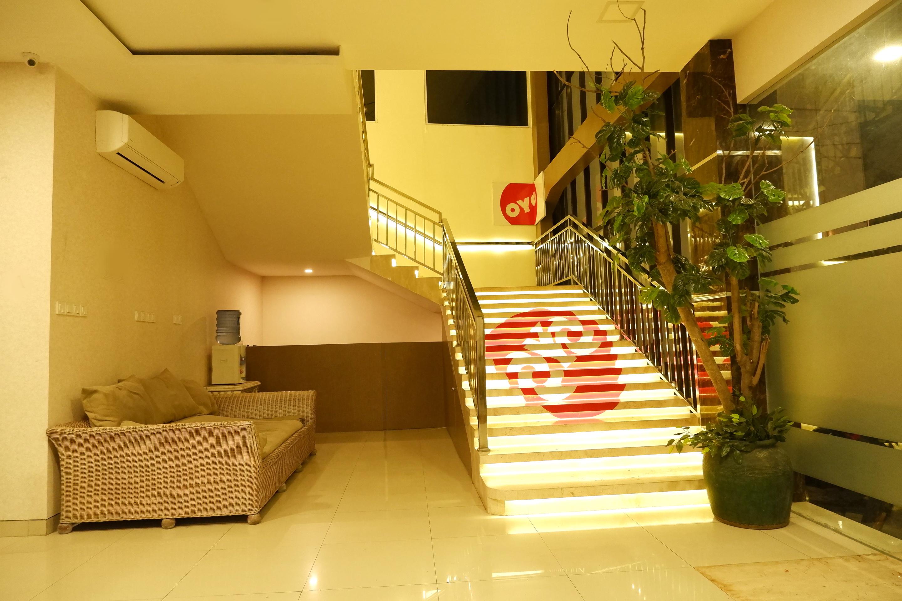 Oyo 379 Grand Mundu Hotel Semarang Kültér fotó